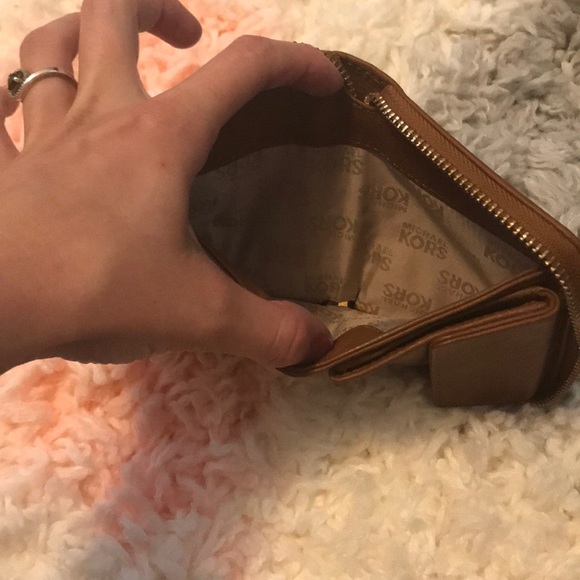 Michael Kors Wallet - Picture 4 of 4